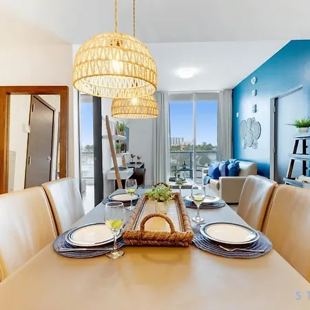 Exclusive Apartment - Rooftop Pool- Beachfront